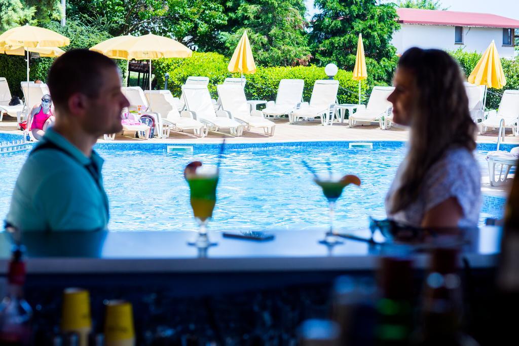 Briz 2 Hotel Варна Экстерьер фото